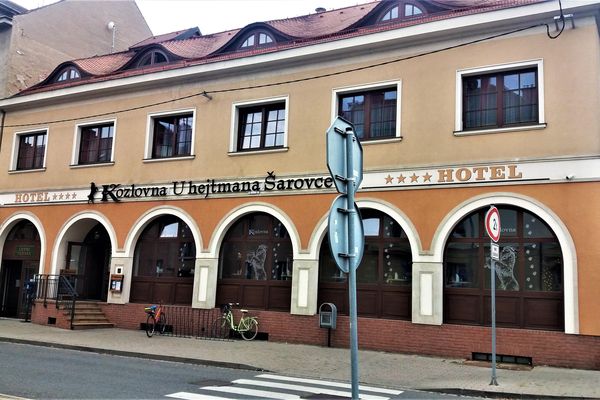 Restaurace U hejtmana Šarovce